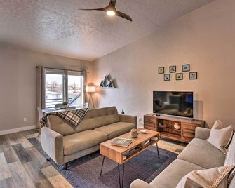 Buena Vista Condo Half Mile to River And - Buena Vista - Living room