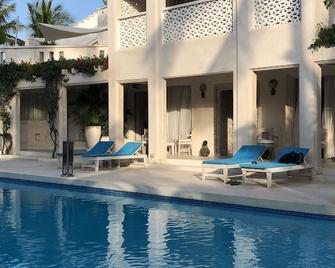 The Villa Luxury Suites Hotel - Diani Beach - Pool