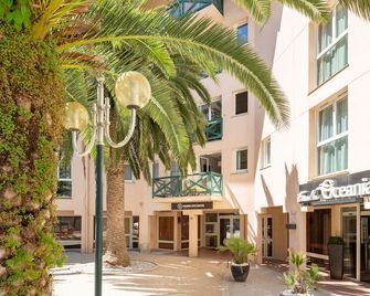 Résidence Pierre & Vacances Premium Haguna - Biarritz - Building
