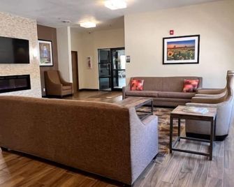 Quality Inn & Suites Colby - Colby - Vardagsrum