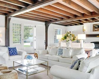 Expansive Quiogue Home Between Westhampton and Quogue, Private Pool and... - Westhampton Beach - Living room