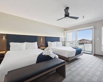 456 Embarcadero Inn & Suites - Morro Bay - Bedroom