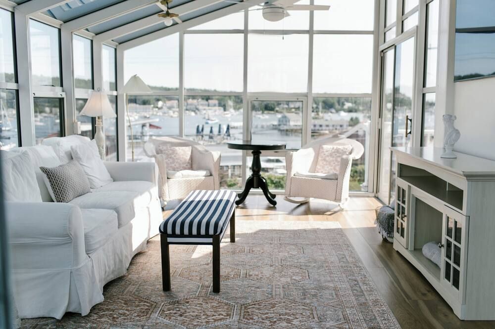 Boothbay Harbor King Suite - Room 13 at AQ Inn - Fireplace, Patio, Harbor View! - Boothbay Harbor - Balcon
