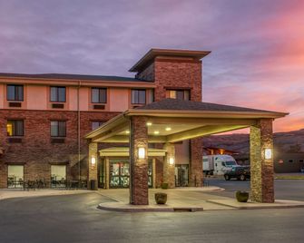 Sleep Inn and Suites Moab near Arches National Park - Moab - Edificio