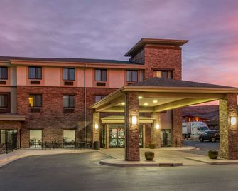 سليب إن آند سويتس مواب نير أرتشيس ناشونال بارك - موآب - مبنى