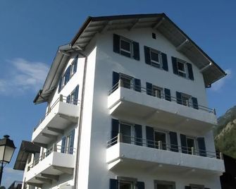 B&B Les Rochers 42 lits - Salvan - Edificio