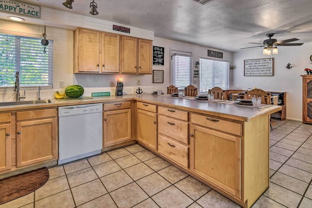 1 Mi to Canyon Tours Vibrant Page Paradise! - Page - Cucina