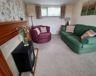 Single Storey Cottage In Exceptional Countryside Location. dogs Welcome - Hereford - Living room