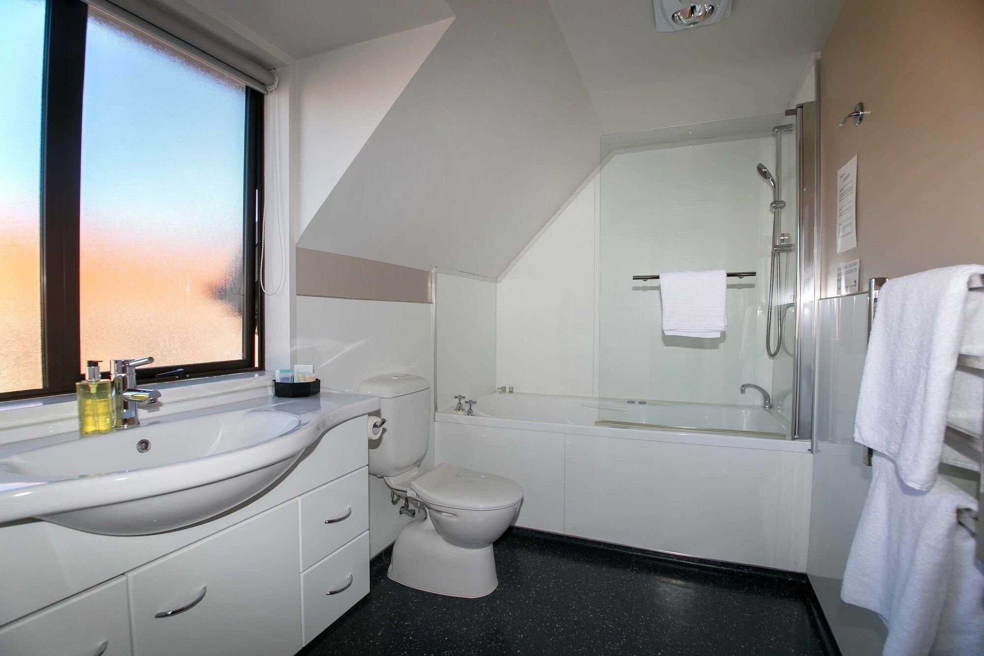 Allan Court Motel - Dunedin - Kylpyhuone