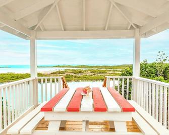 Chalk Sound Beach Residences Near Sapodilla Bay Beach by Angel Host! - Providenciales - Balkon