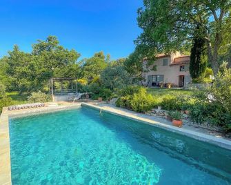 Maison avec piscine au pied du Luberon - Cucuron - Piscina
