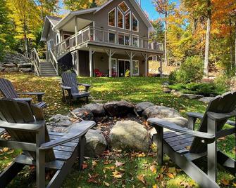 The Wonderland Cottage - Haliburton - Patio