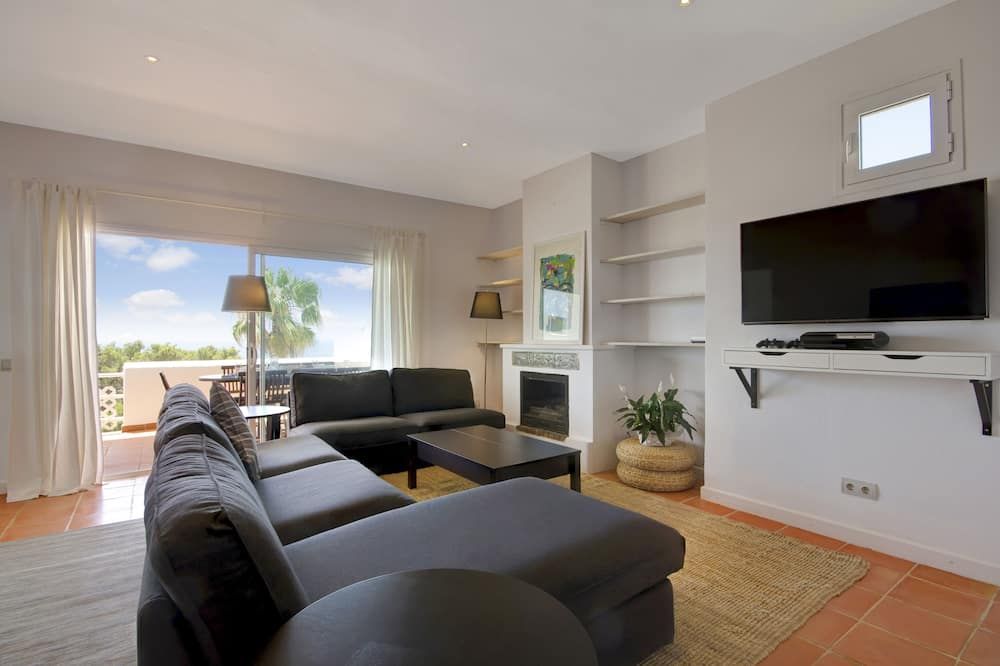 Views, Comfort & Relax In A Great Location - Ibiza - Living room