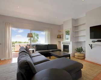 Views, Comfort & Relax In A Great Location - Ibiza - Living room
