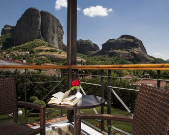 ميتيوريتيس هوتل - Kalabaka - شرفة