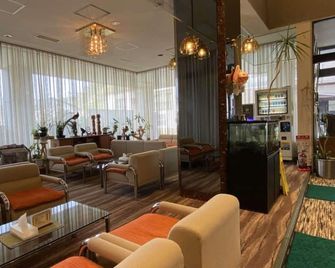 ホテル秋田屋　夕陽と陸奥湾を望む展望温泉 - 青森市 - ラウンジ
