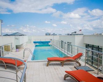 Modern Living 1 Br - Gym & Pool - Near Yaya - Nairobi - Pool