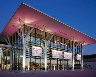 Novotel Lyon Bron Eurexpo - Bron - Building