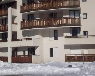 #ah3 The Snow White - Huez - Bâtiment