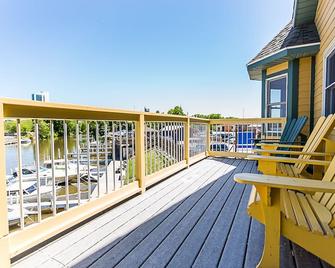 Bridge Inn - Michigan City - Balcón