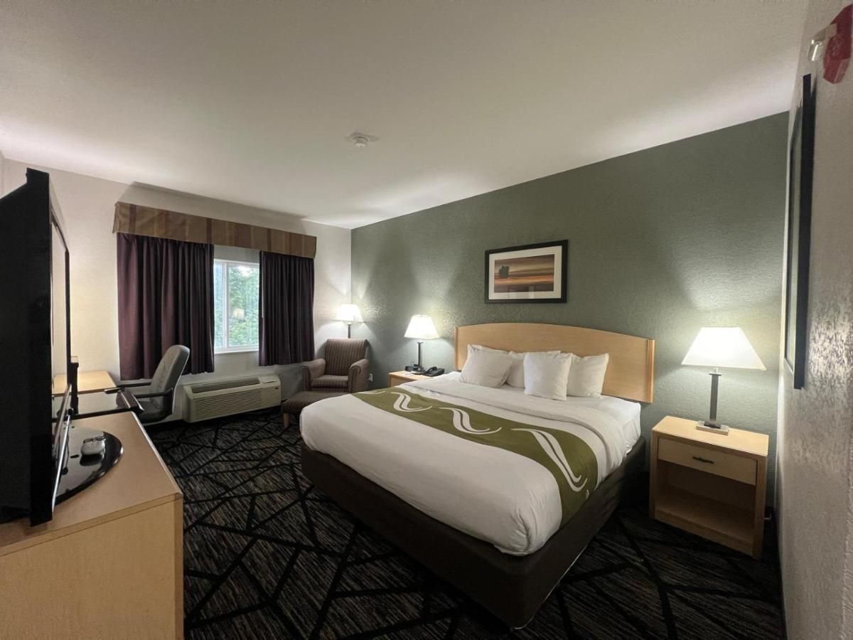 Quality Inn and Suites Loveland thumbnail 3