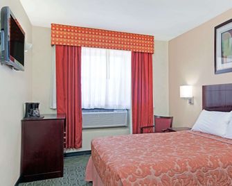 Super 8 By Wyndham Long Island City Lga Hotel - Queens - Schlafzimmer