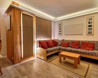 Stunning renovated duplex with Wi-Fi - 6 ppl, 3 Bd, ski-in/ski-out - La Plagne-Tarentaise - Living room