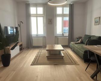 Maximi Loft - Ferien & Business - Merseburg - Wohnzimmer