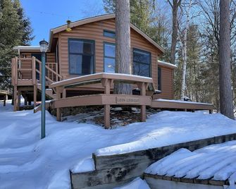 All seasons cabin getaway - Balsam Lake - Building
