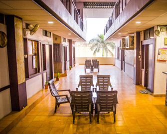 Hotel Ashirwad - Jabalpur - Lobby
