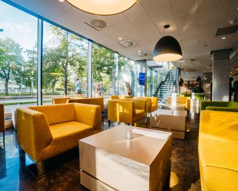 Q Hotel Plus Wroclaw - Breslavia - Ingresso