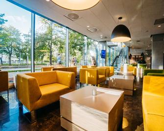 كيو هوتل بلس فروتسواف - فروتسواف - ردهة