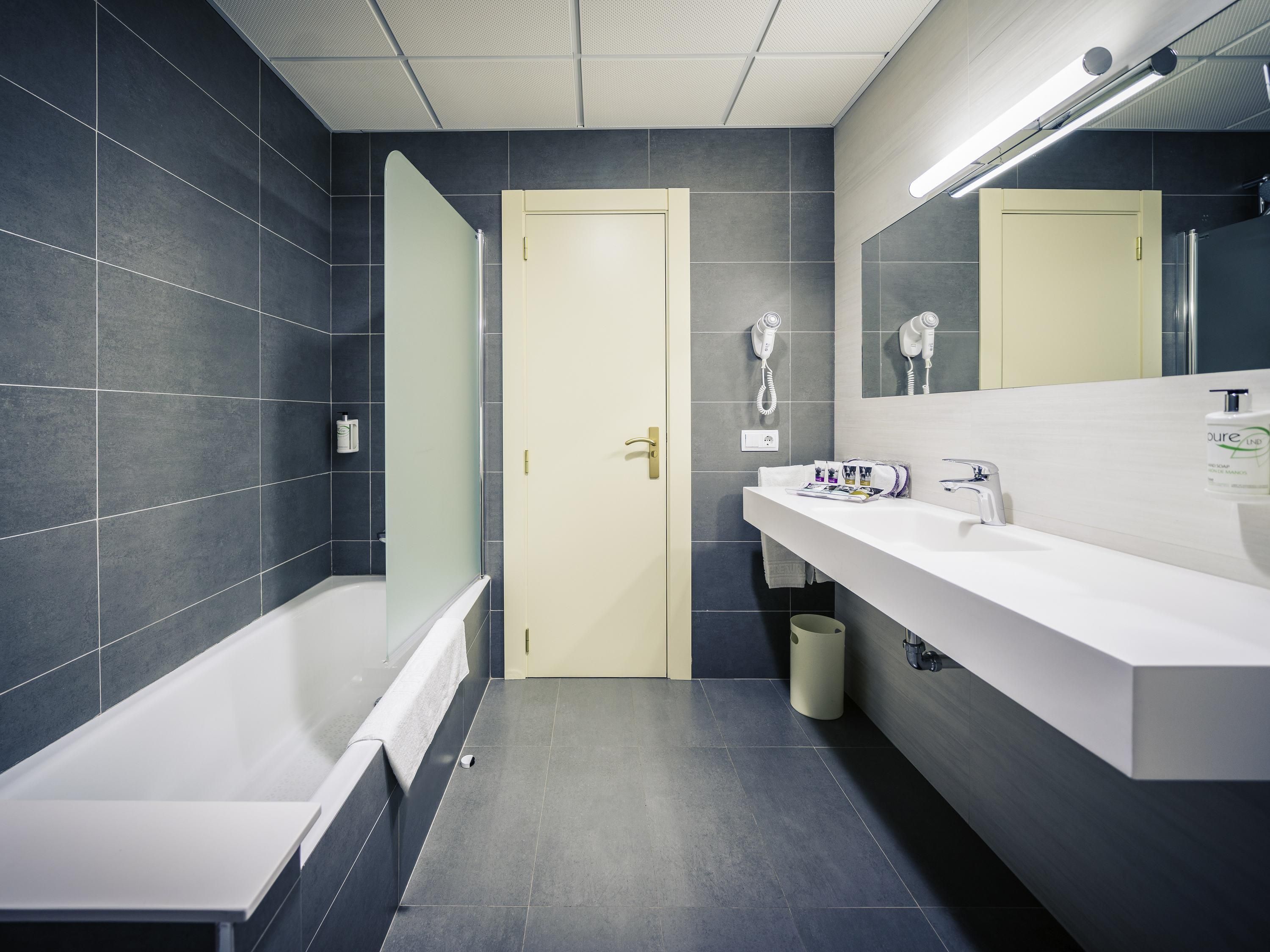 Mercure Carlton Rioja - לוגרונו - חדר שינה