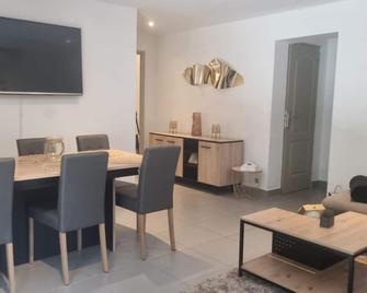 Appartement dans un pavillon - Orange - Comedor