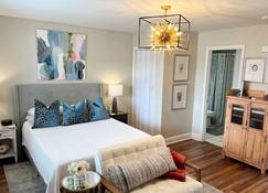 Contemporary Biloxi Condo For 2 - Oak Shores - Biloxi - Bedroom