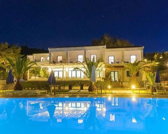 Karras Star Hotel - Évdilos