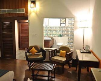 Silver Sand Beach Resort Havelock - Havelock Island - Living room