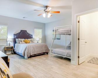 La Verkin Family Retreat Near Zion National Park! - La Verkin - Bedroom