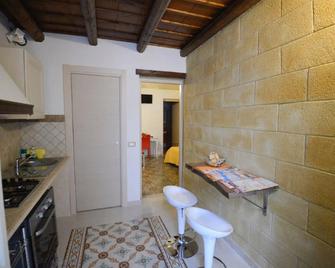 Fardella 250 - Trapani - Kitchen
