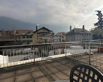 Hotel Du Quai - Villeneuve