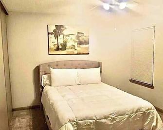 Cozy 2-bedroom Perfect Location in Alpharetta. - Alpharetta