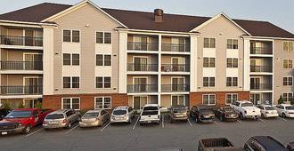 White River Inn and Suites - White River Junction - Edificio