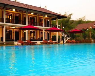 Sol Bungalows - Mai Chau - Pool