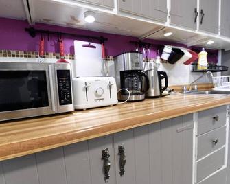 480# Two-bedroom apartment near the border tunnel - Windsor - Kitchen