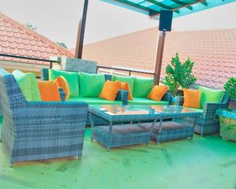 Golden Castle Hotel Hoima - Hoima - Balcón