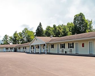 Potsdam Inn - Potsdam - Edifício