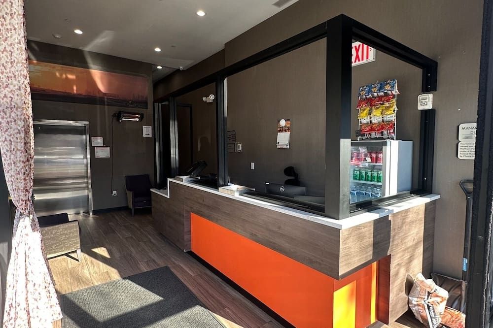 The Essence Hotel At Jfk - Queens - Front desk