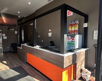 The Essence Hotel At Jfk - Queens - Front desk