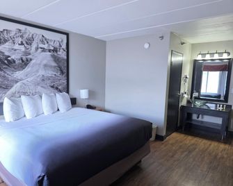 Super 8 by Wyndham Rapid City - Rapid City
