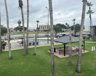 Red Roof Inn Corpus Christi North - Near Downtown - Corpus Christi